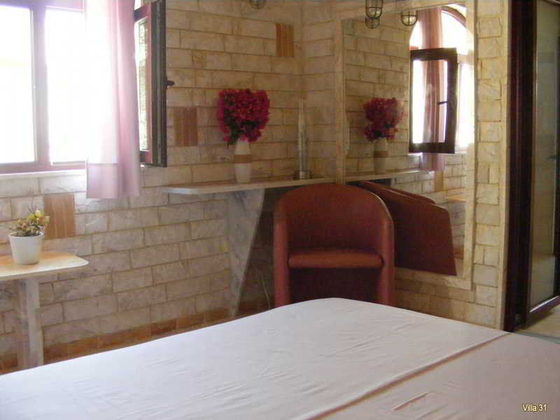Paco'S Resort Gaios Exterior photo